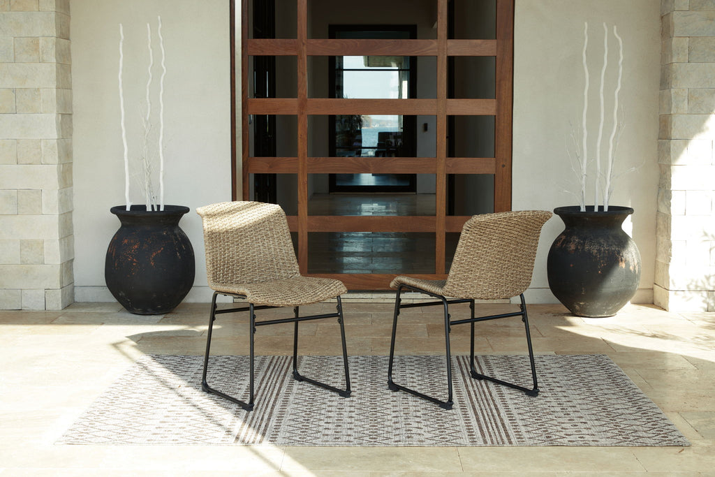 Amaris - 5 Pc. - Dining Set - Brown / Black