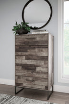 Neilsville - Five Drawer Chest - Black / Gray